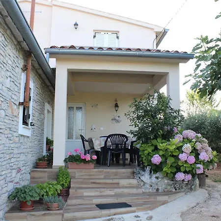 Glavani 3*